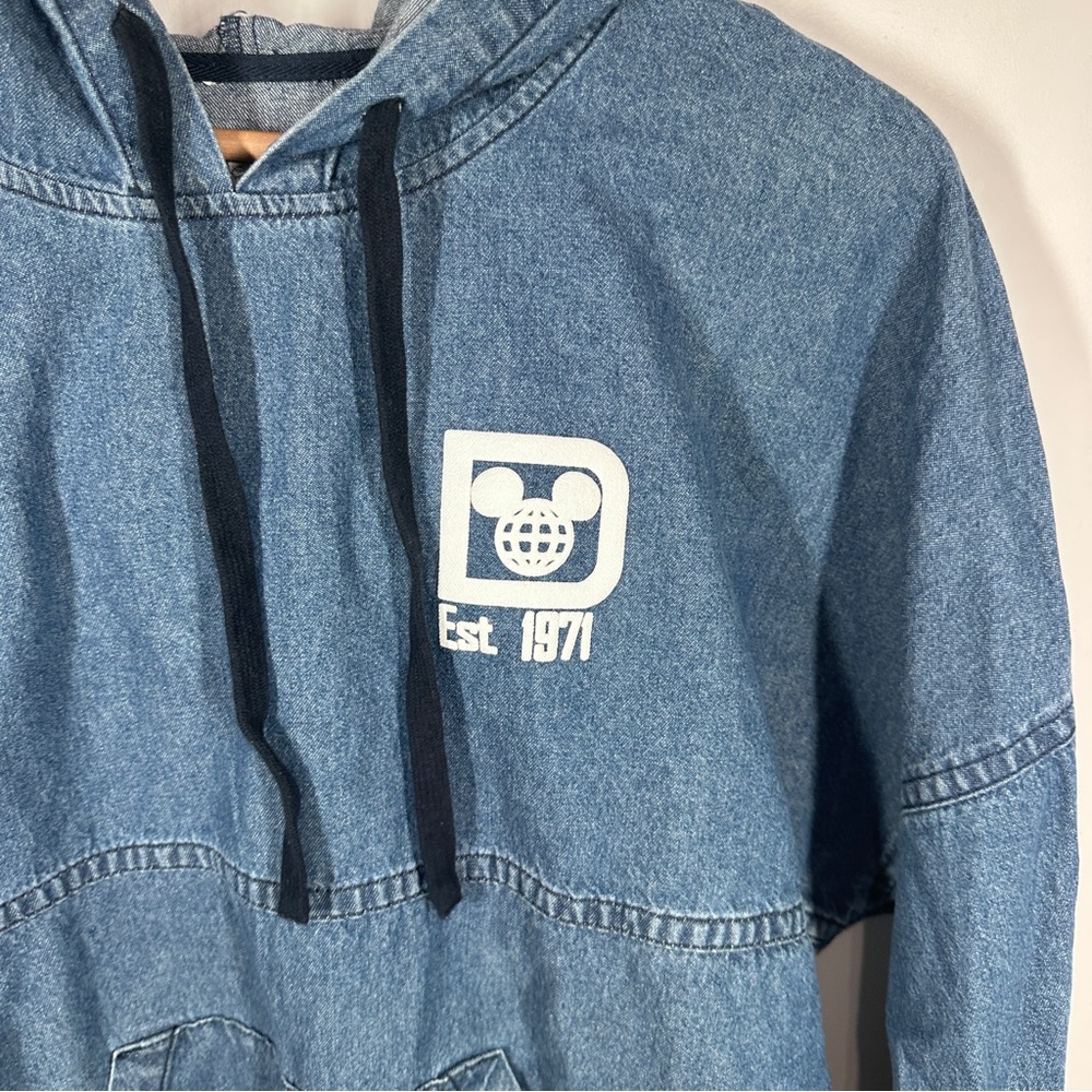 Walt Disney World Denim Spirit Jersey Pullover Size Large Blue Hooded Pocket - Picture 4 of 6